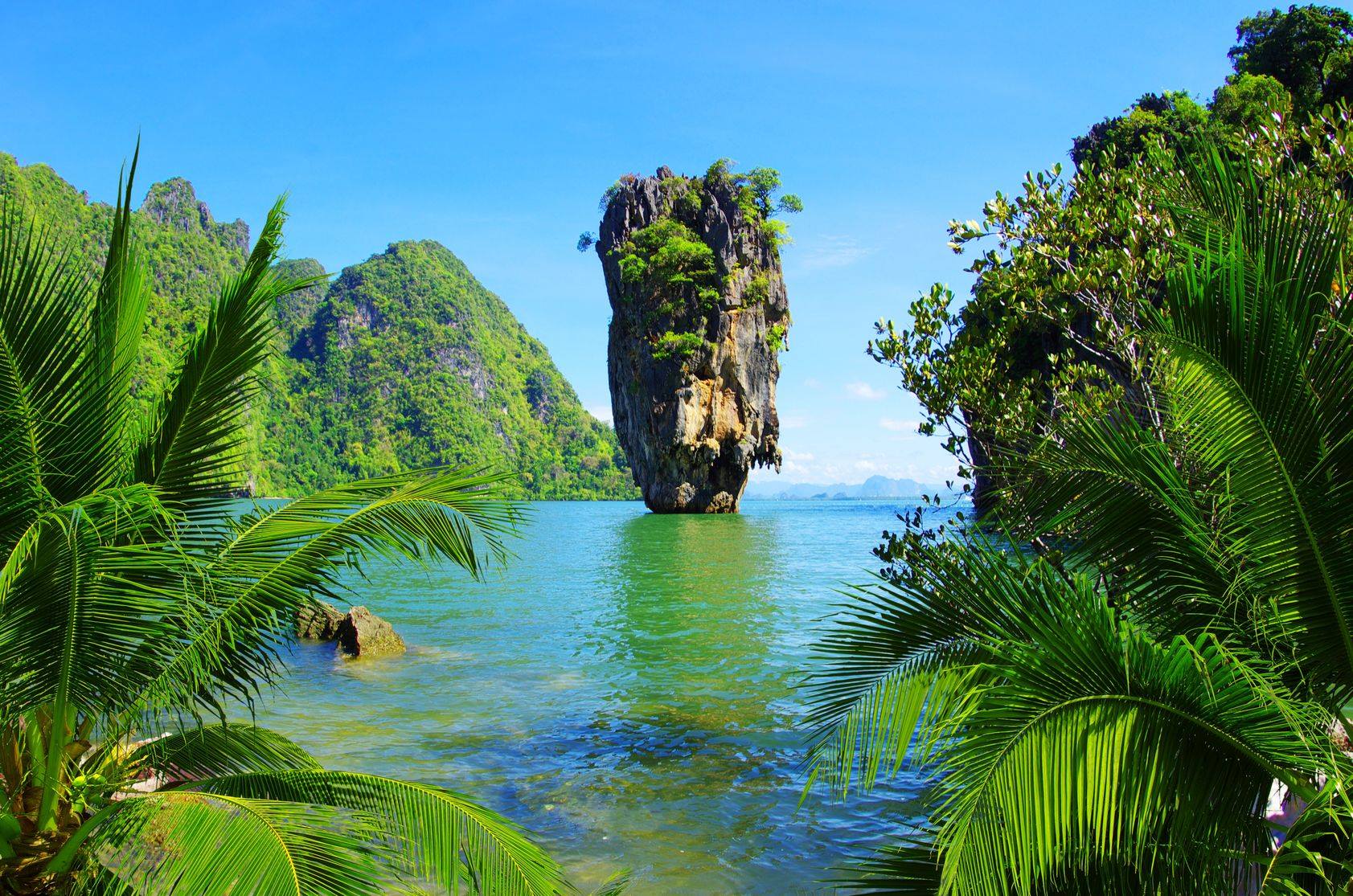 Phuket Luxury SpeedBoat Charter visit Phang Nga Bay and James Bond Island