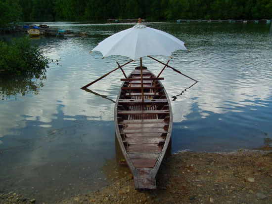 Reua Jaew Phuket Mangrove Forest Tour display alone on the water